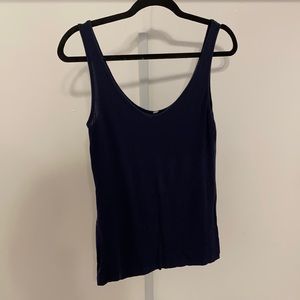 Reversible neckline basic tank